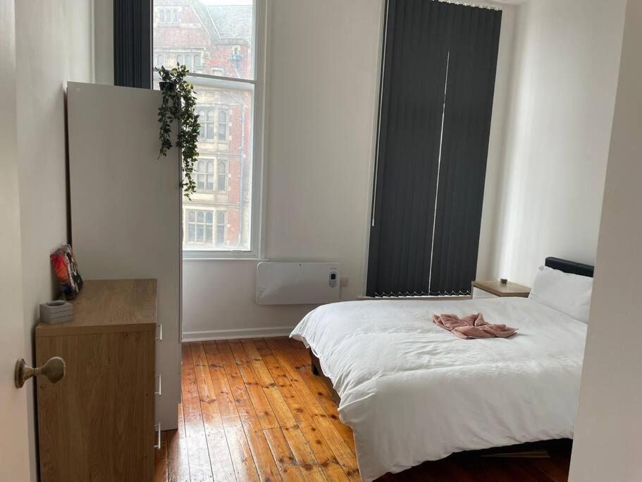 Spacious Flat For 6 City Center Gs305 Sheffield Exteriör bild