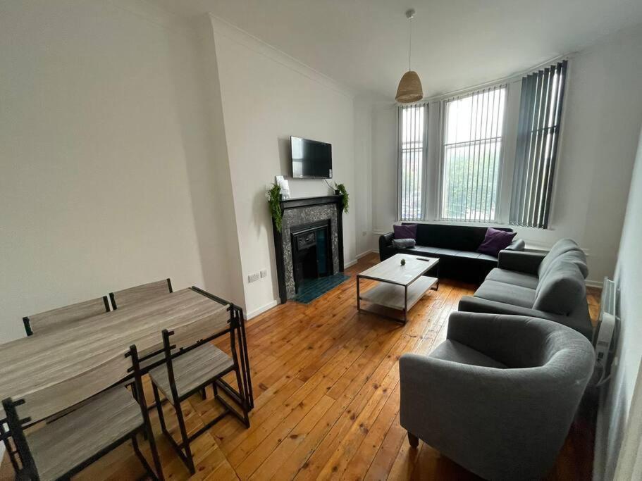 Spacious Flat For 6 City Center Gs305 Sheffield Exteriör bild